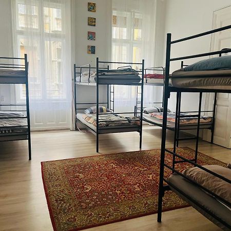 East Point Hostel Budapest Eksteriør billede