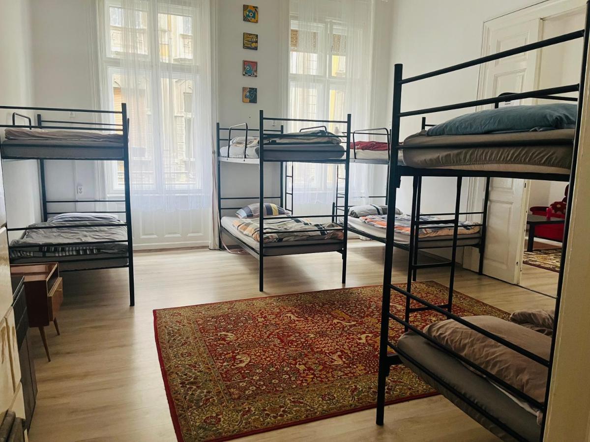 East Point Hostel Budapest Eksteriør billede